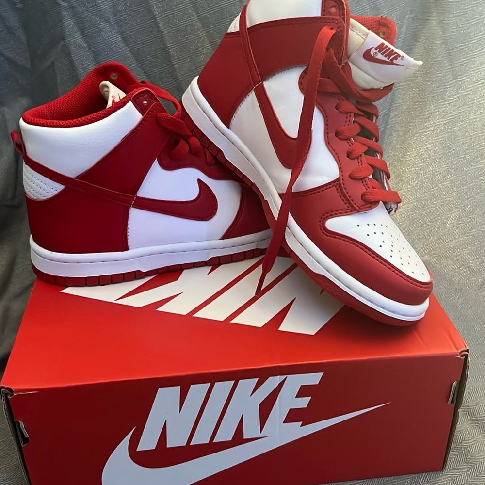 Nike dunk high 4y ,worn once !